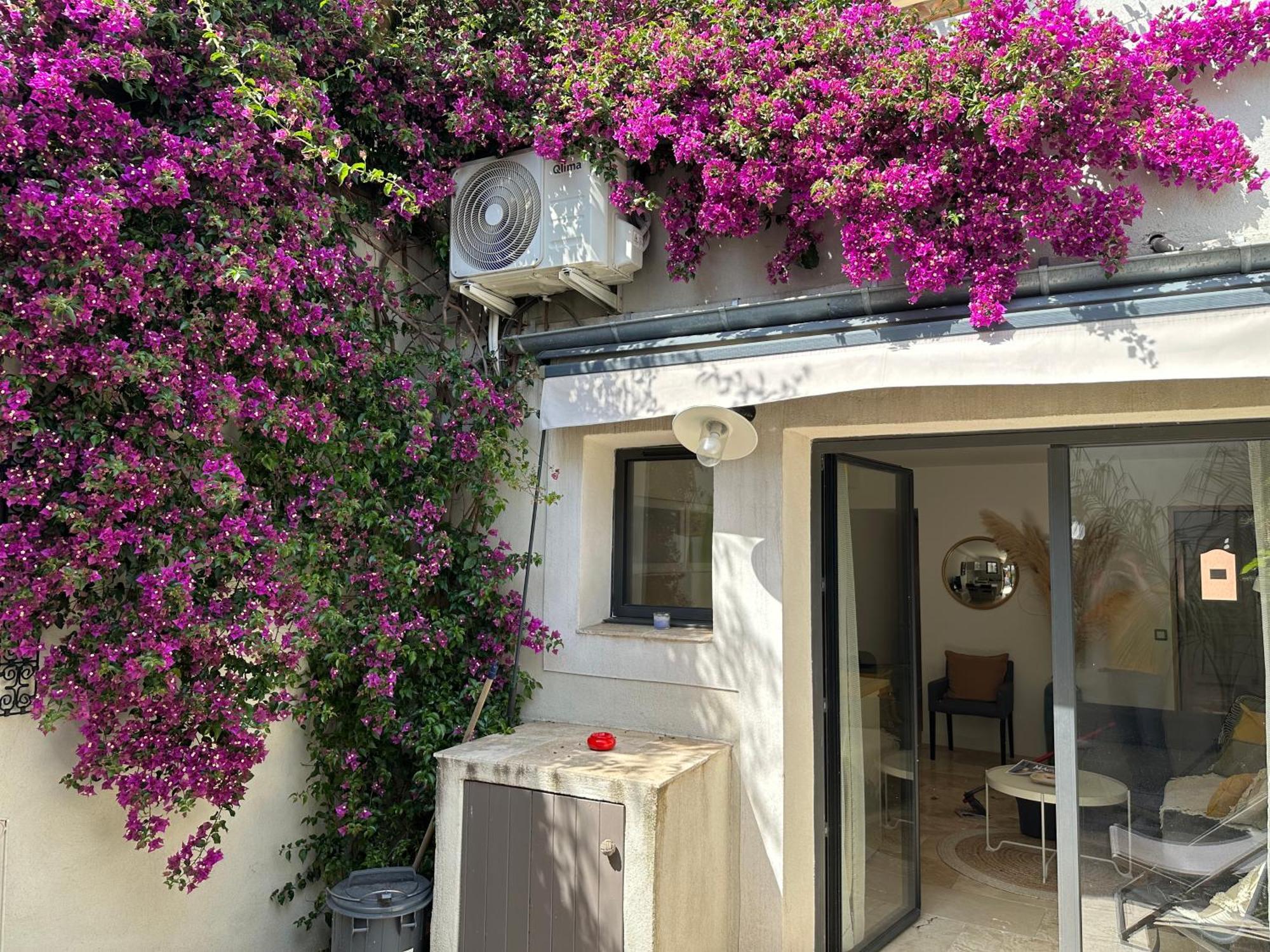 Appartements 3 Etoiles Terrasse Ou Patio Intra-Muros Aigues-Mortes Exteriör bild